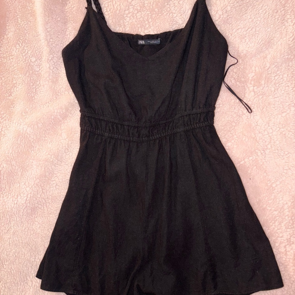 Zara Elegant Black V-Neck Top